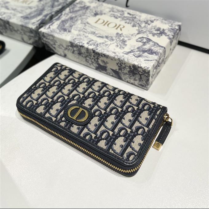 2025228Y 250P182145886